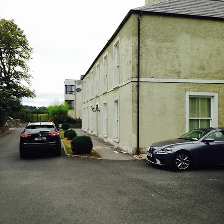 Double Bedroom With Private Bathroom Close To *